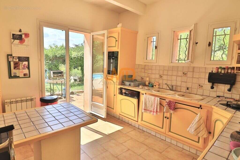 Maison à SAINT-MAXIMIN-LA-SAINTE-BAUME