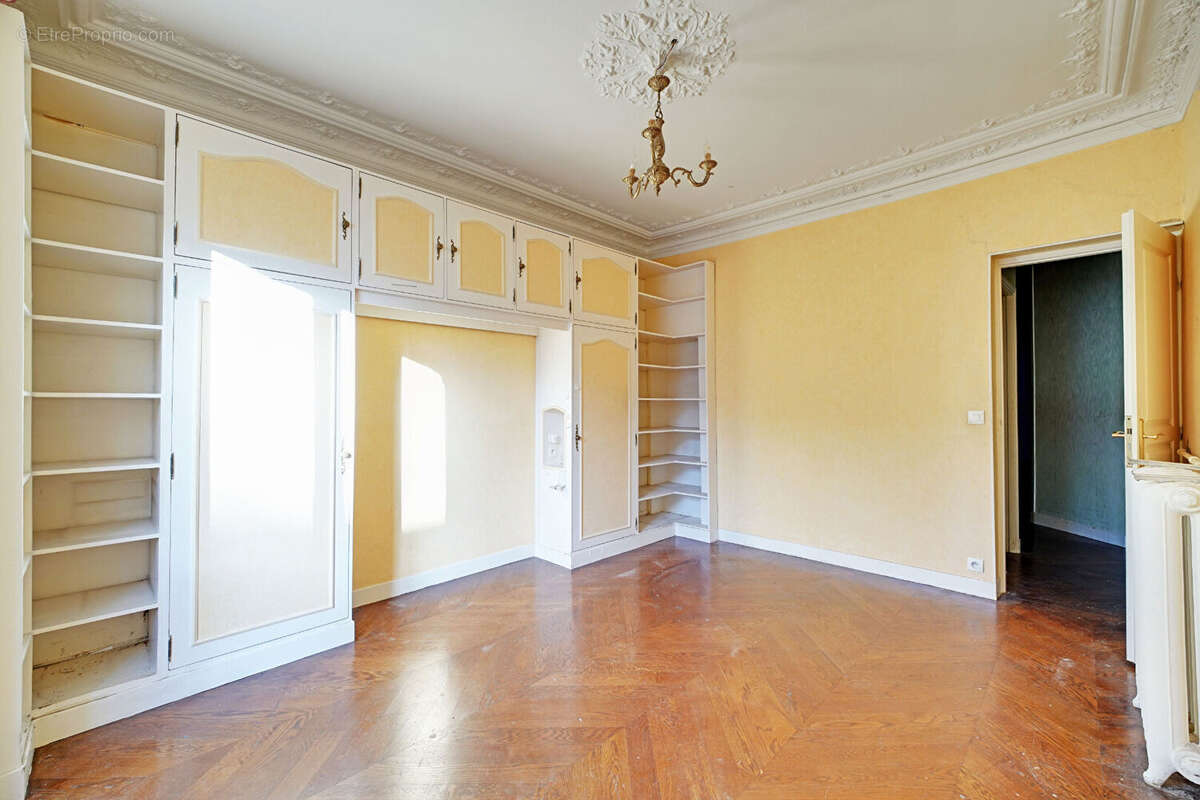 Appartement à PARIS-10E