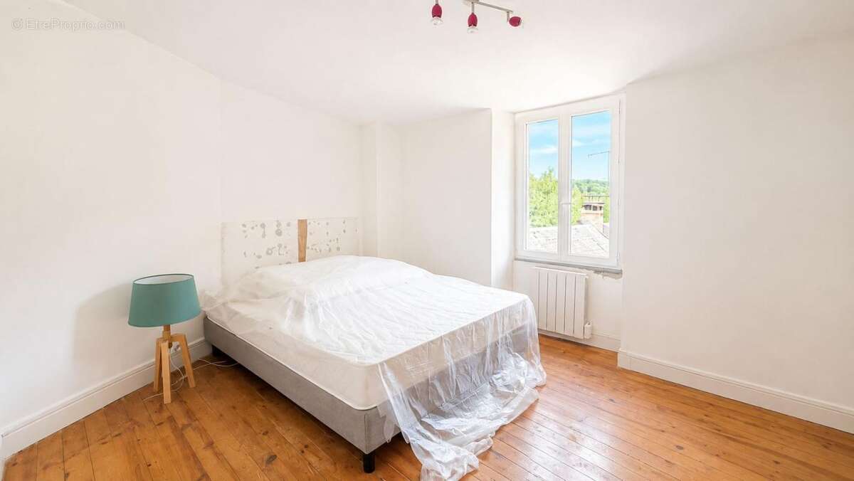 Maison de caractère rénovée avec garage et combles aménageables - photo 12