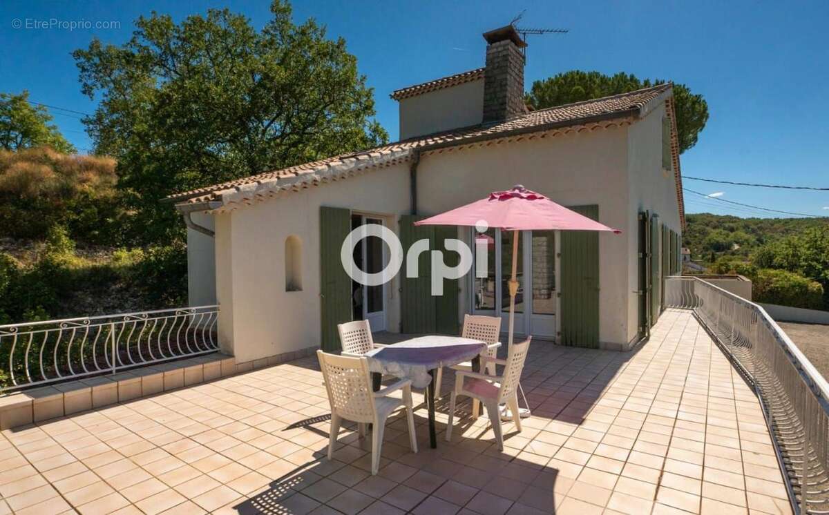 Grande villa familiale avec piscine, dépendance et potentiel locatif - photo 4