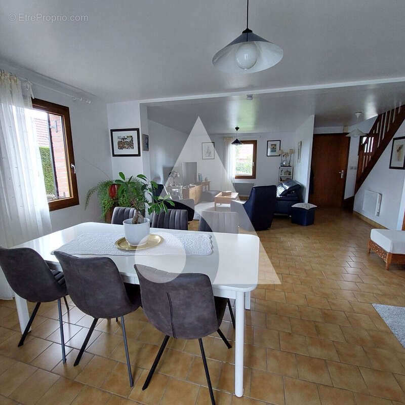 Maison à CAMPHIN-EN-CAREMBAULT