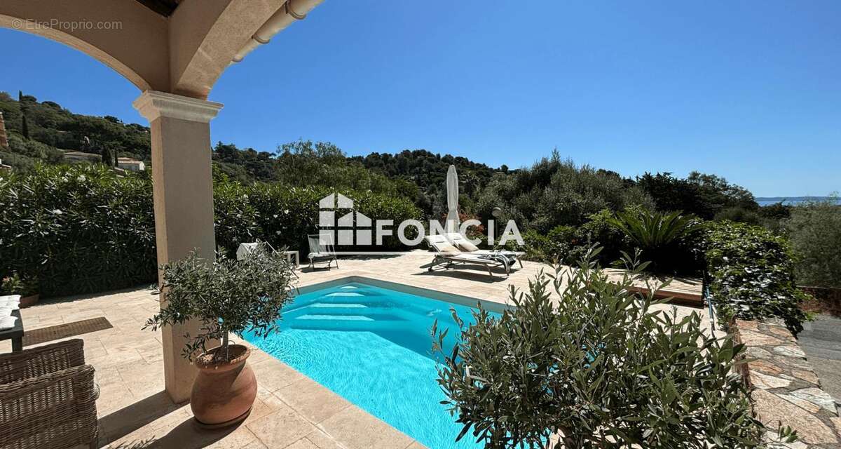 Maison à BORMES-LES-MIMOSAS