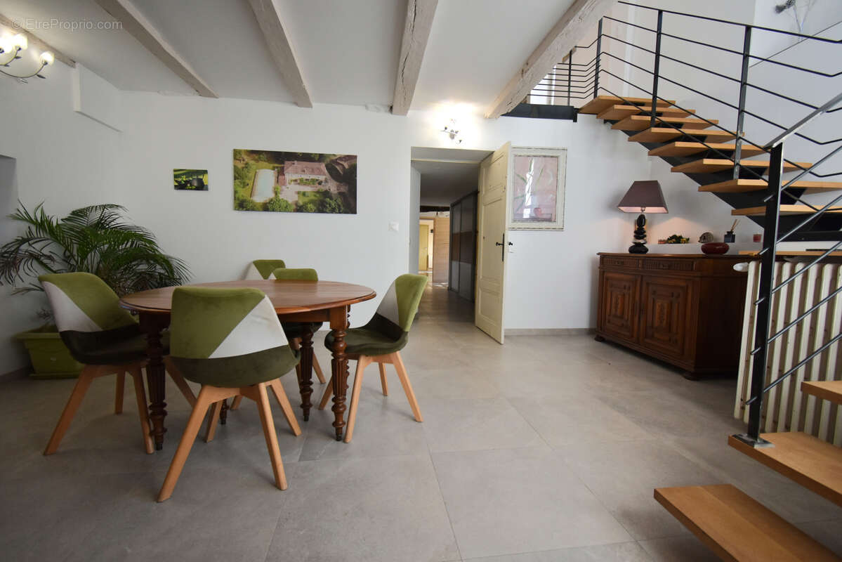 Maison à PUY-L&#039;EVEQUE