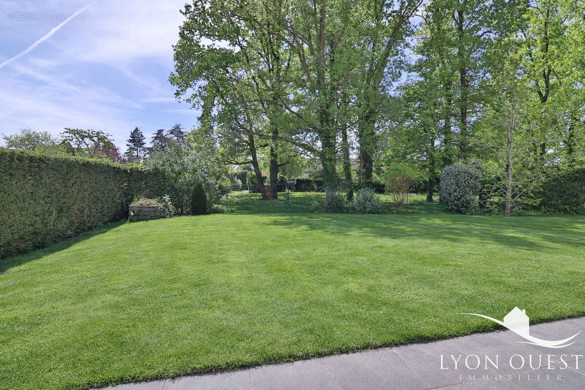 Maison à CHARBONNIERES-LES-BAINS