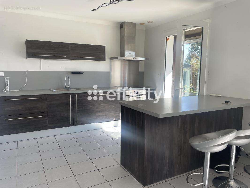 Maison à LA CHAPELLE-LAUNAY