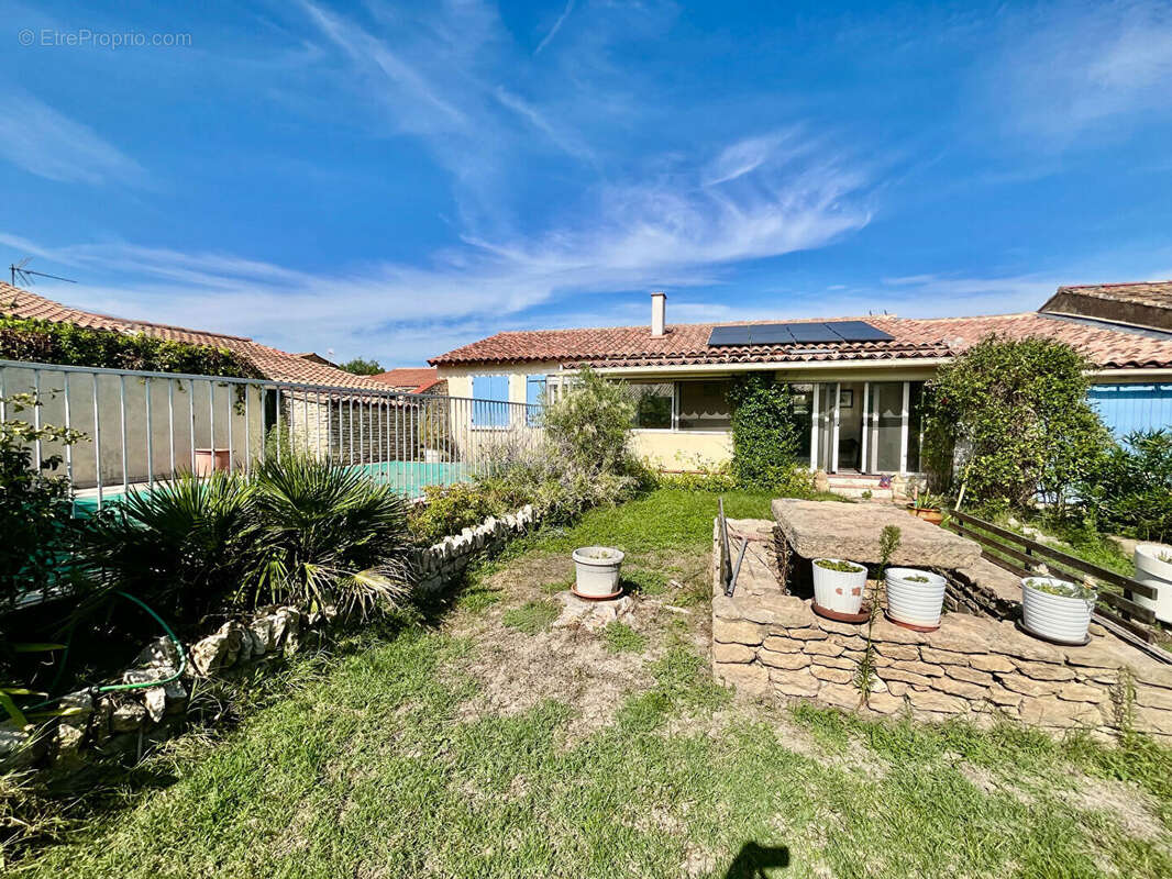 Maison à L'ISLE-SUR-LA-SORGUE