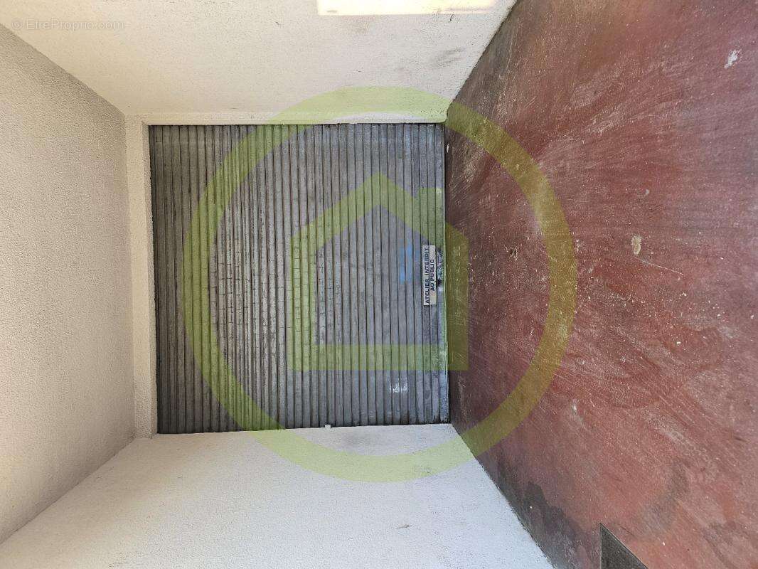 Commerce à LA FARLEDE