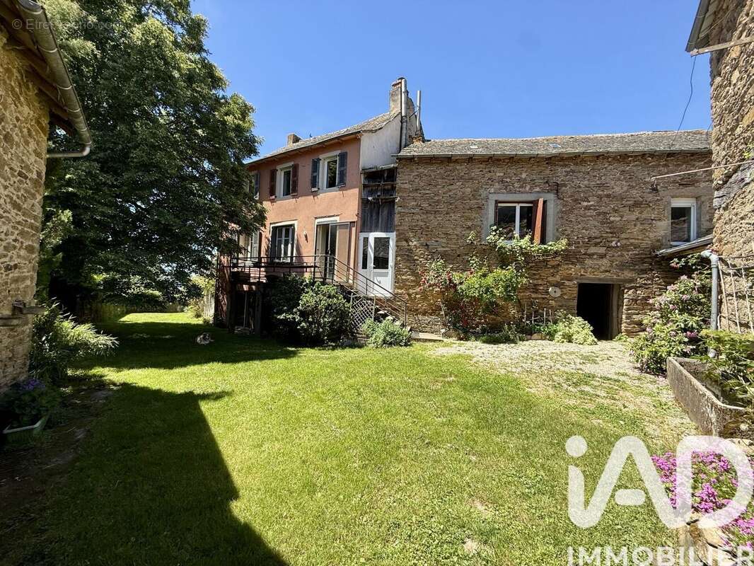 Maison 166 m² à Quins  - photo 2