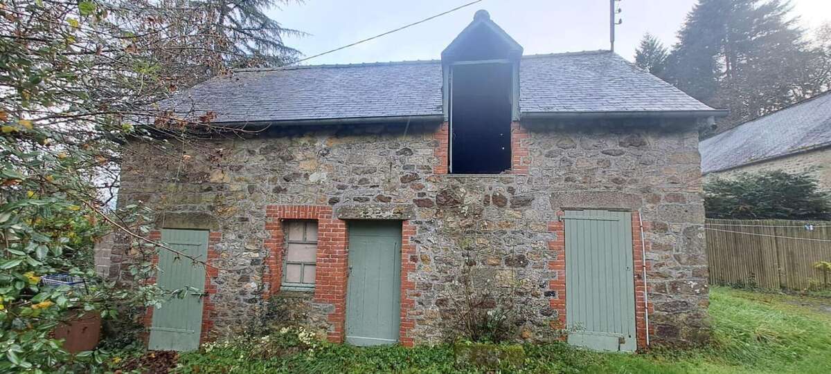 Maison à SAINT-LEONARD-DES-BOIS