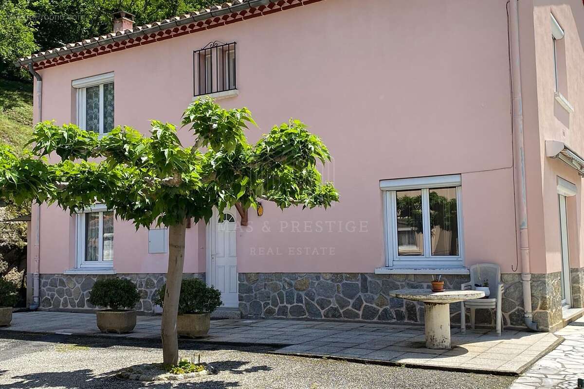 Maison à SAINT-LAURENT-DE-CERDANS