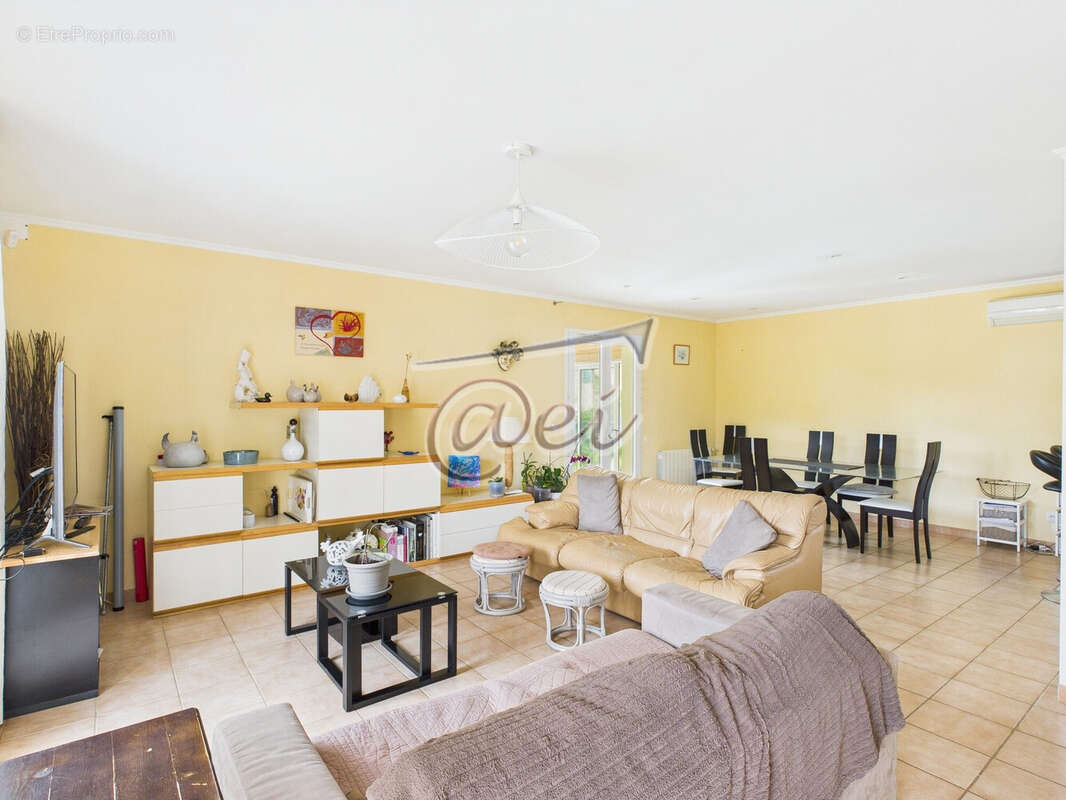 Maison à SAINT-MAXIMIN-LA-SAINTE-BAUME