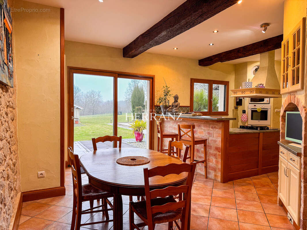 Maison à BONZAC