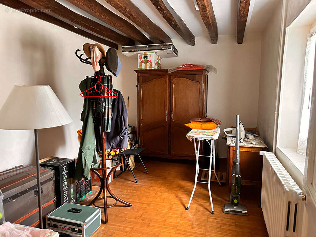 Maison à IVOY-LE-PRE