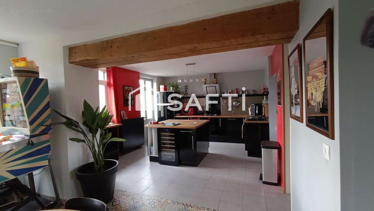 Maison 156 m² à Lavaveix-Les-Mines  - photo 2