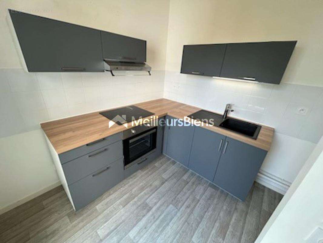 Appartement à SAINT-JEAN-DE-BRAYE