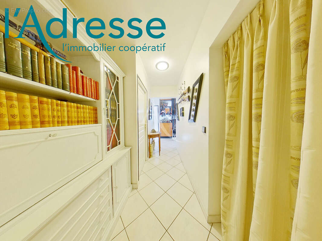 Appartement studio + BALCON - photo 2