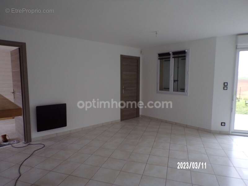  Maison de plain-pied 105 m² – 3 chambres + bureau – Terrain clos de 700 m² – Roullet-Saint-Estèphe - photo 2