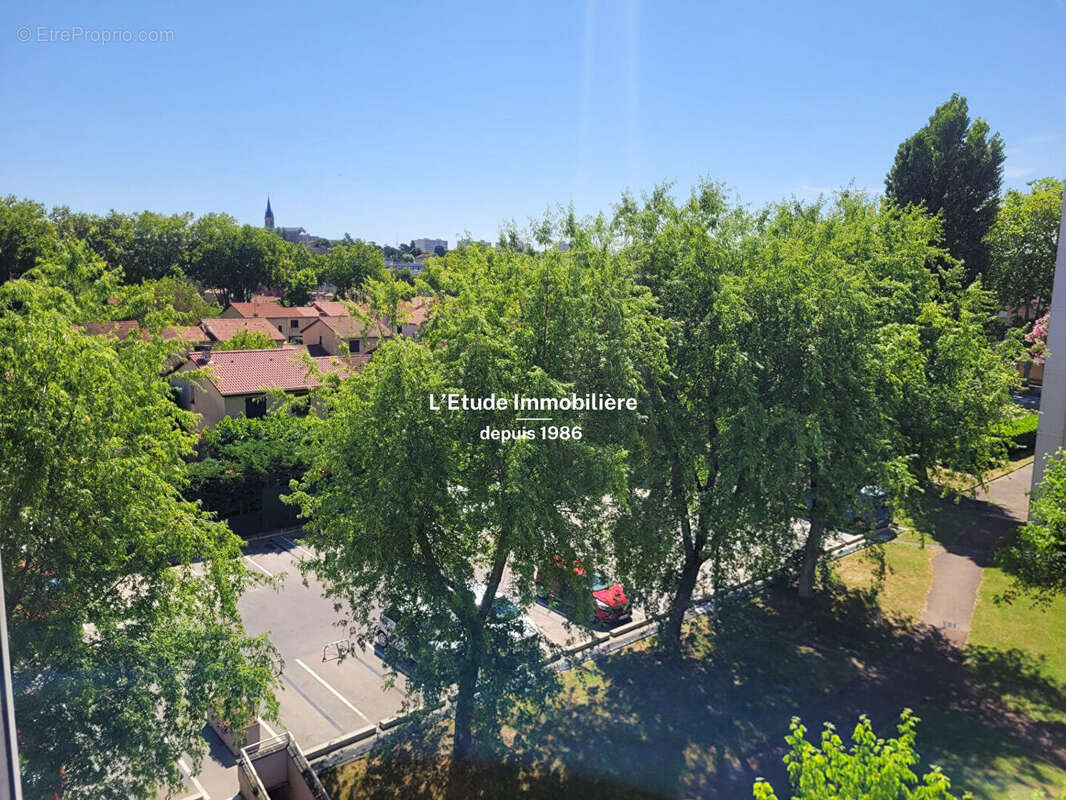 Appartement à RILLIEUX-LA-PAPE