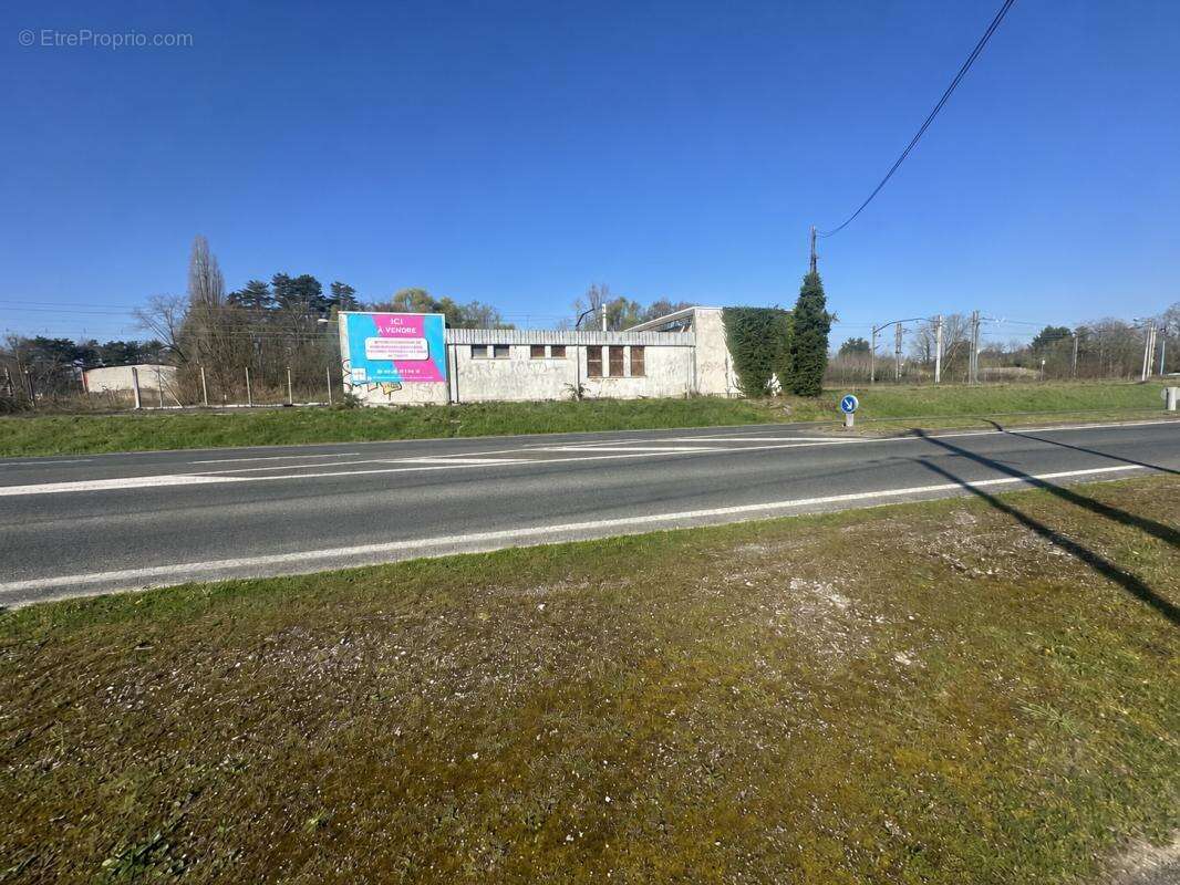 Local commercial de 244 m² à vendre – nouan-le-fuzelier - photo 2