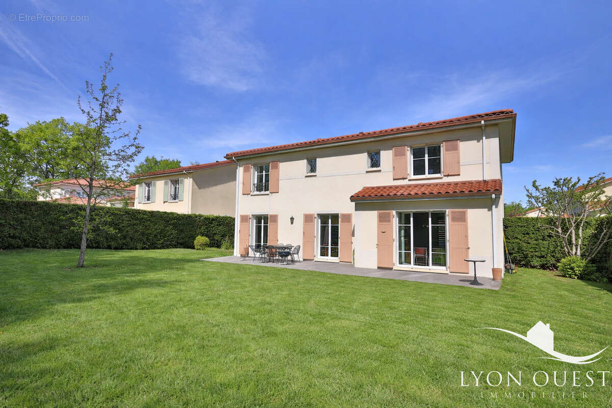 Maison à CHARBONNIERES-LES-BAINS