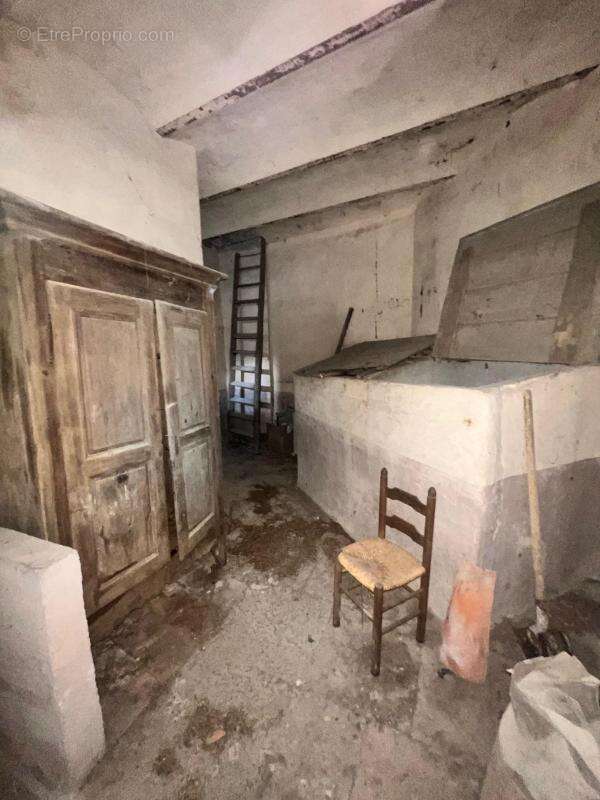 Maison à BERRIAS-ET-CASTELJAU