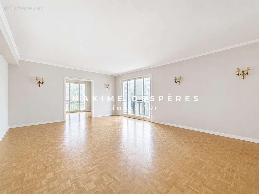 Appartement à NEUILLY-SUR-SEINE