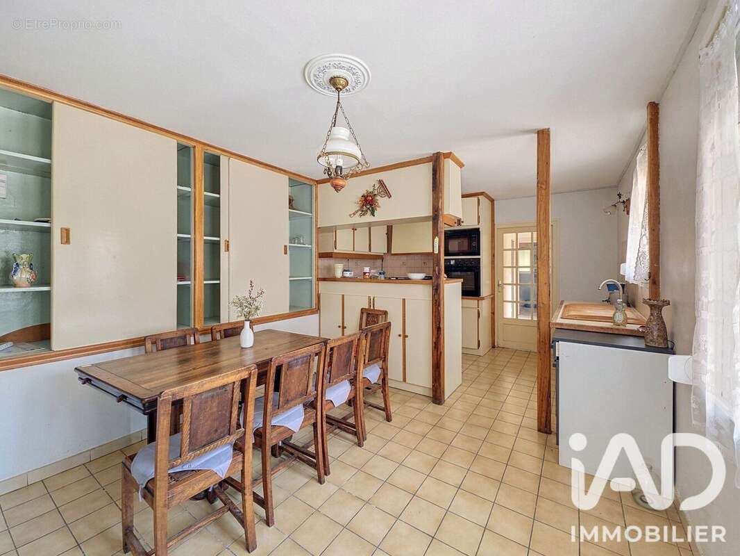 Maison 140 m² à Plessis-Saint-Jean  - photo 9