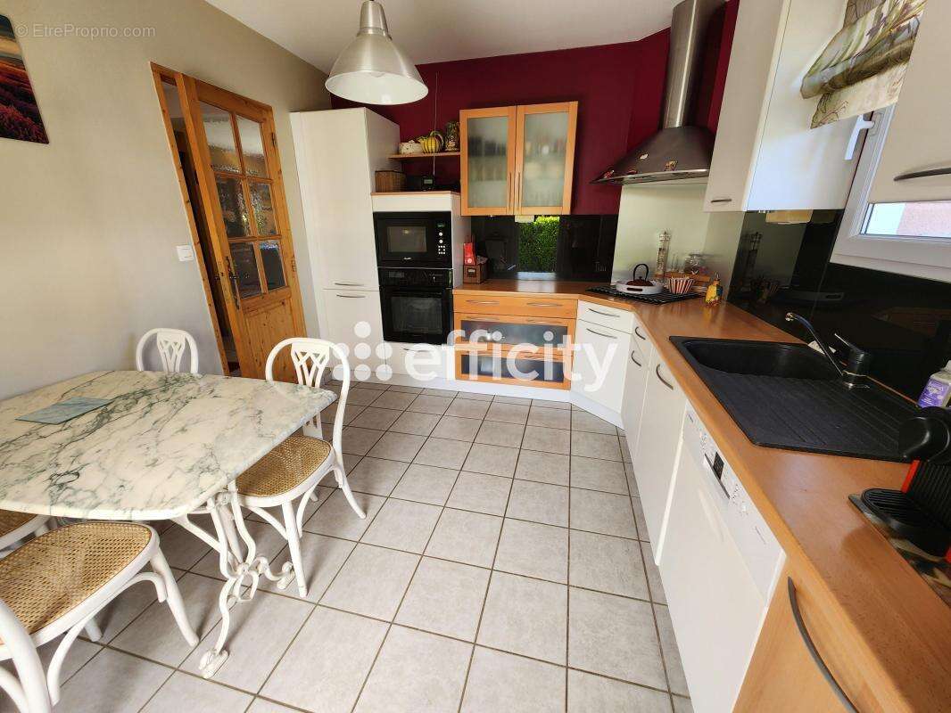 Maison 138 m² à Saint-Galmier  - photo 8