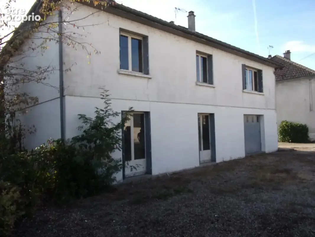 Moulins,  sur 572 m², Immeuble complet, à rénover - photo 3