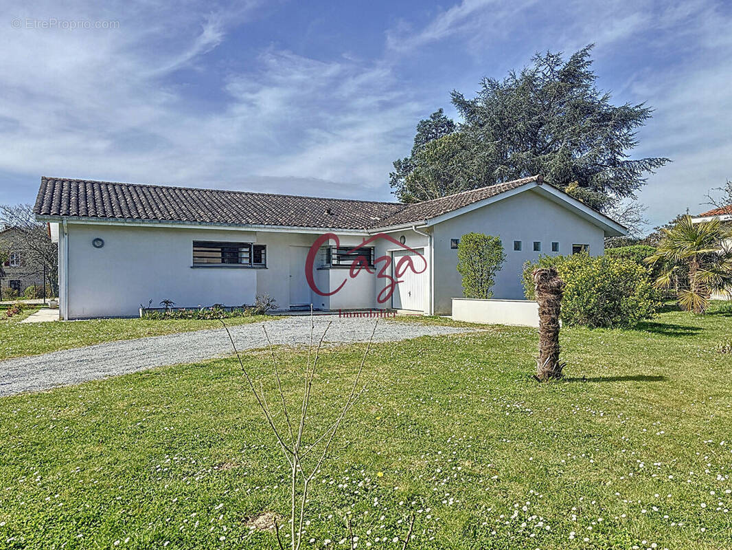 Maison à CAMBLANES-ET-MEYNAC