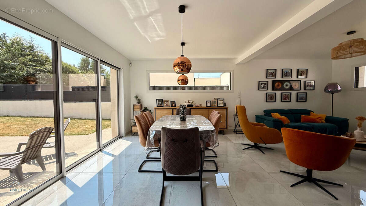 Maison contemporaine - 146,05 m2 - terrain 661 m2 - SAINT-RENAN - photo 6