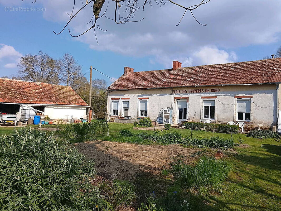 Maison à LURCY-LEVIS