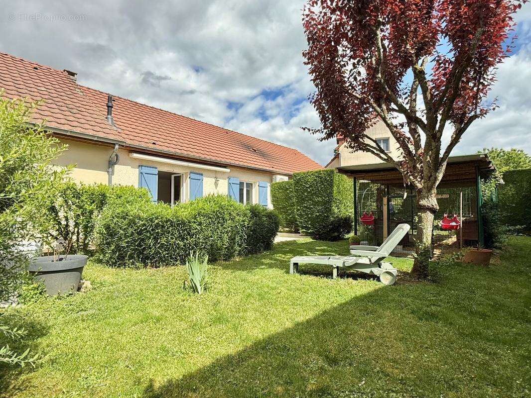 Maison à OUGES
