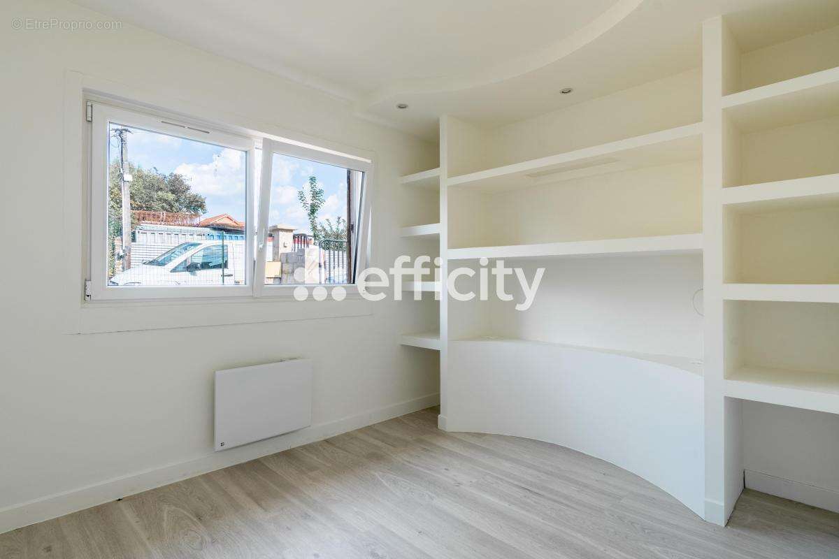 Maison à VILLENEUVE-LE-ROI