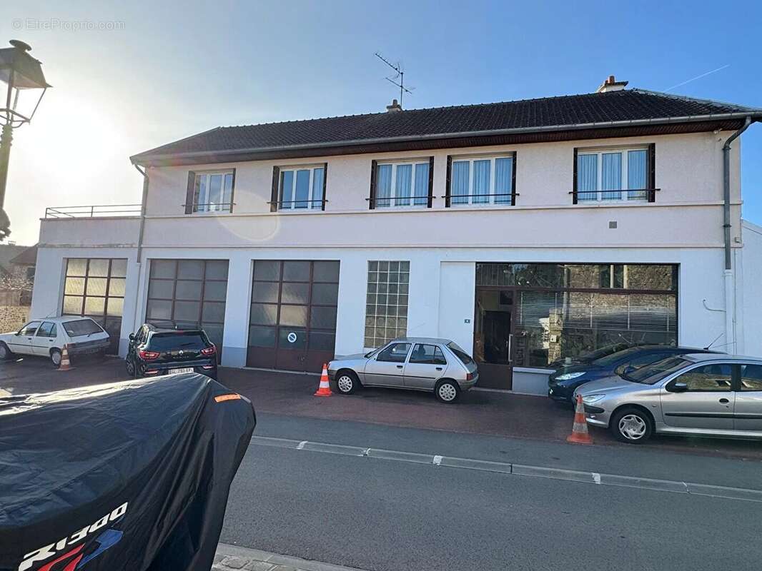 Maison à SAINT-NOM-LA-BRETECHE