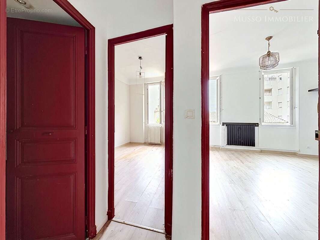 Appartement 77 m² à Marseille-5e  - photo 9