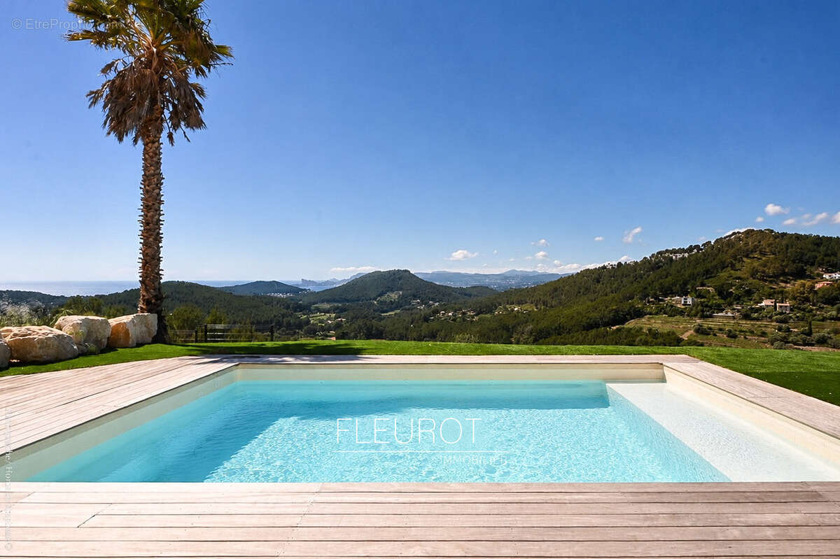 Maison à LA CADIERE-D'AZUR