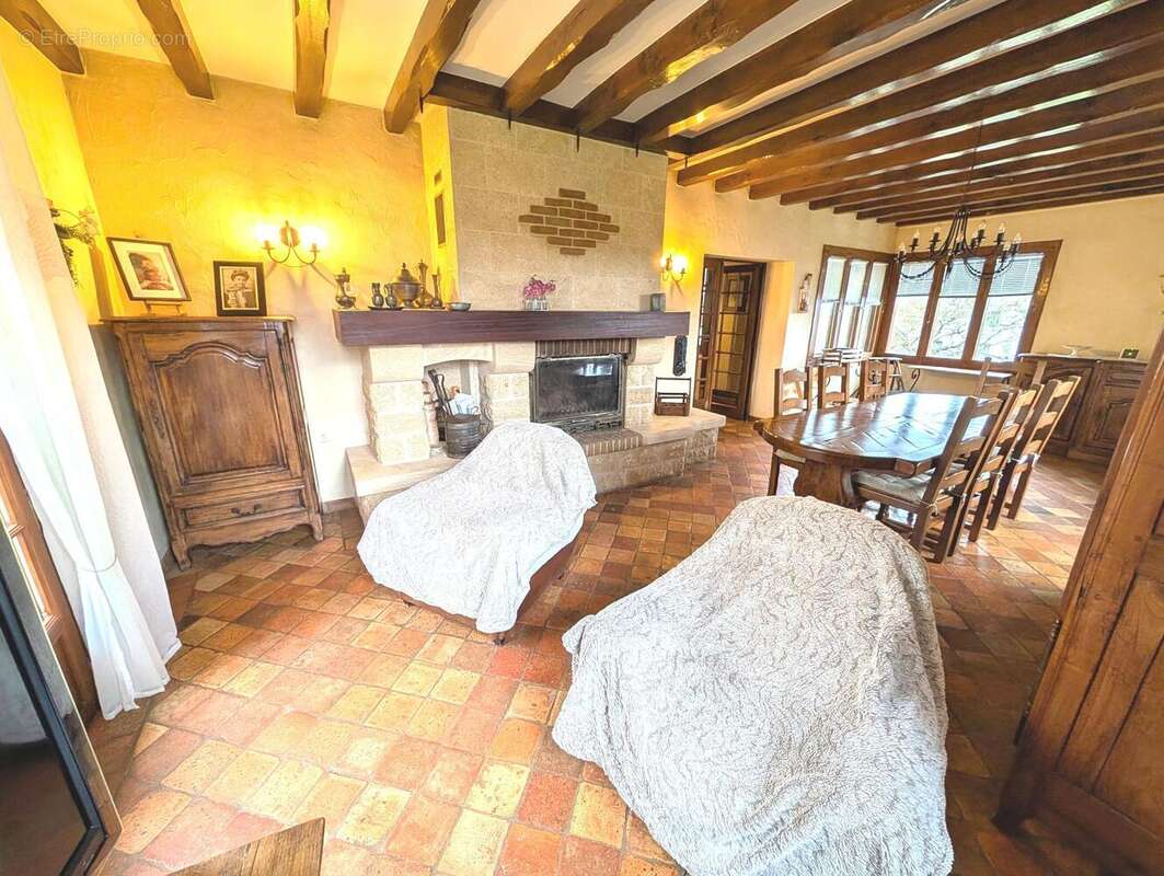 Maison à LES CLAYES-SOUS-BOIS