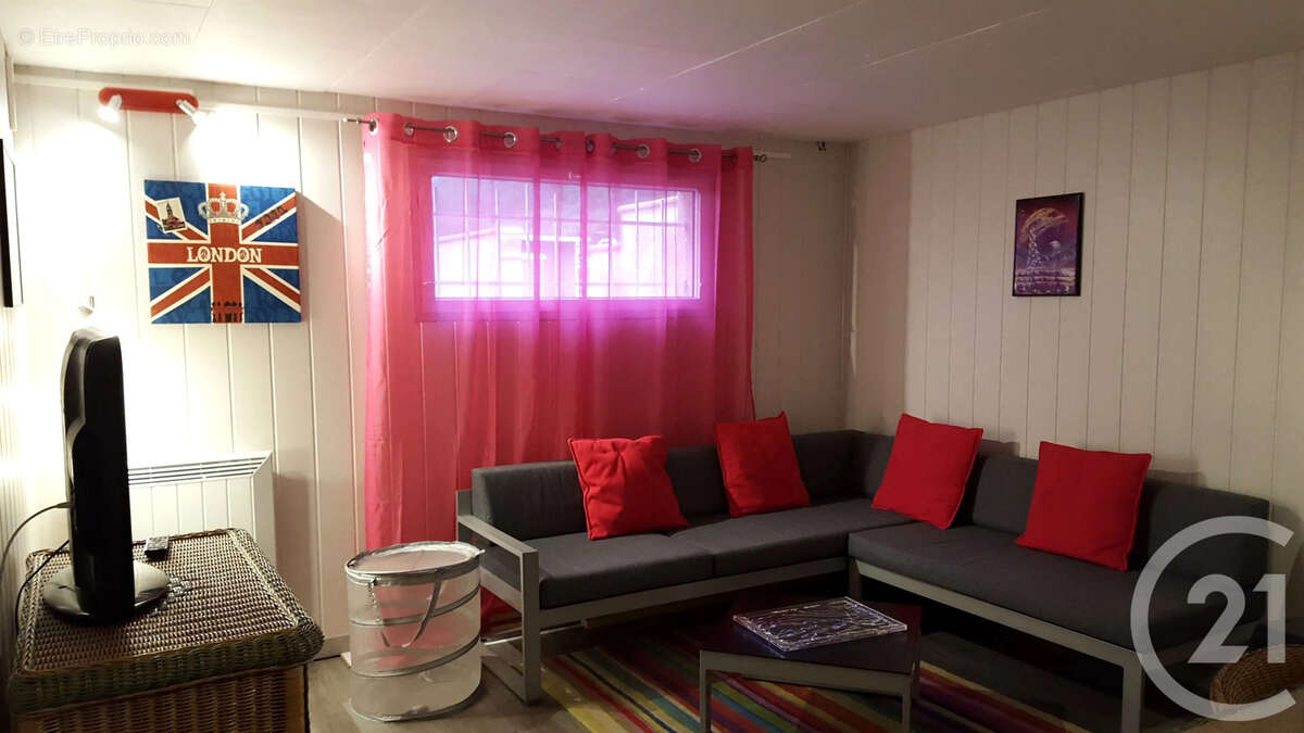 Maison à LACROIX-FALGARDE