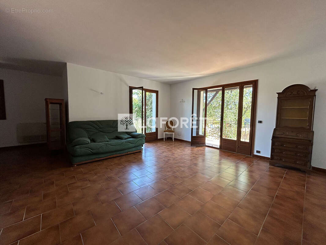 Maison à SAINT-LAURENT-DU-VAR