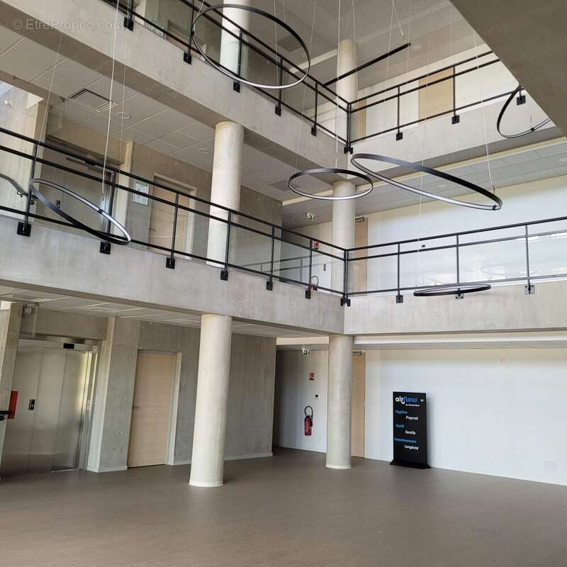Appartement 3600 m² à Valence  - photo 4
