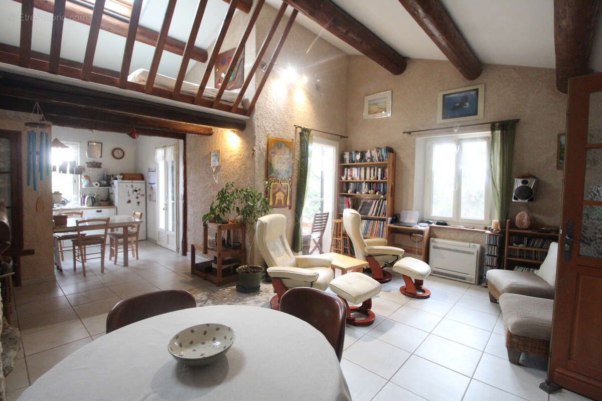 Luberon. A vendre à Gargas, en exclusivité, propriété en pierres avec grand terrain - photo 16
