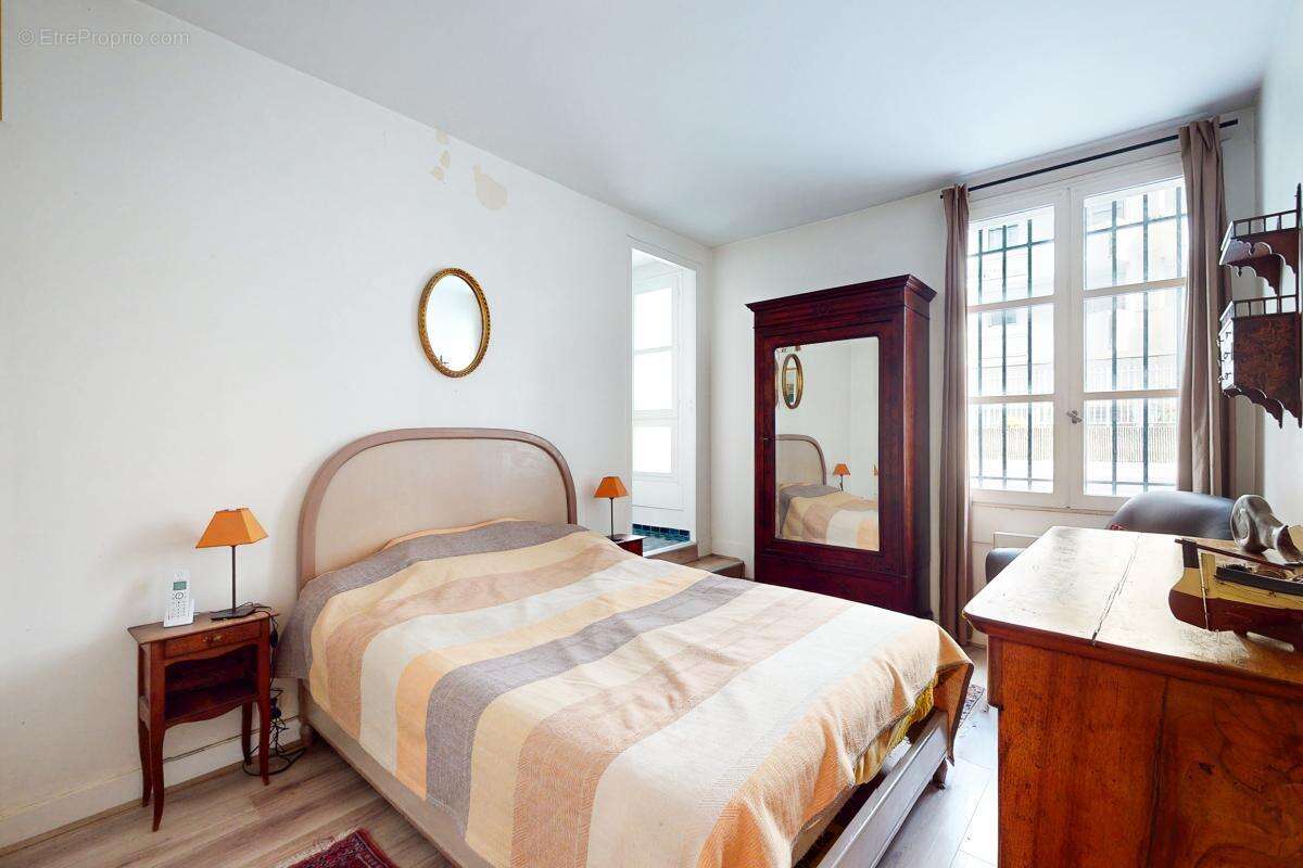 Appartement à PARIS-14E