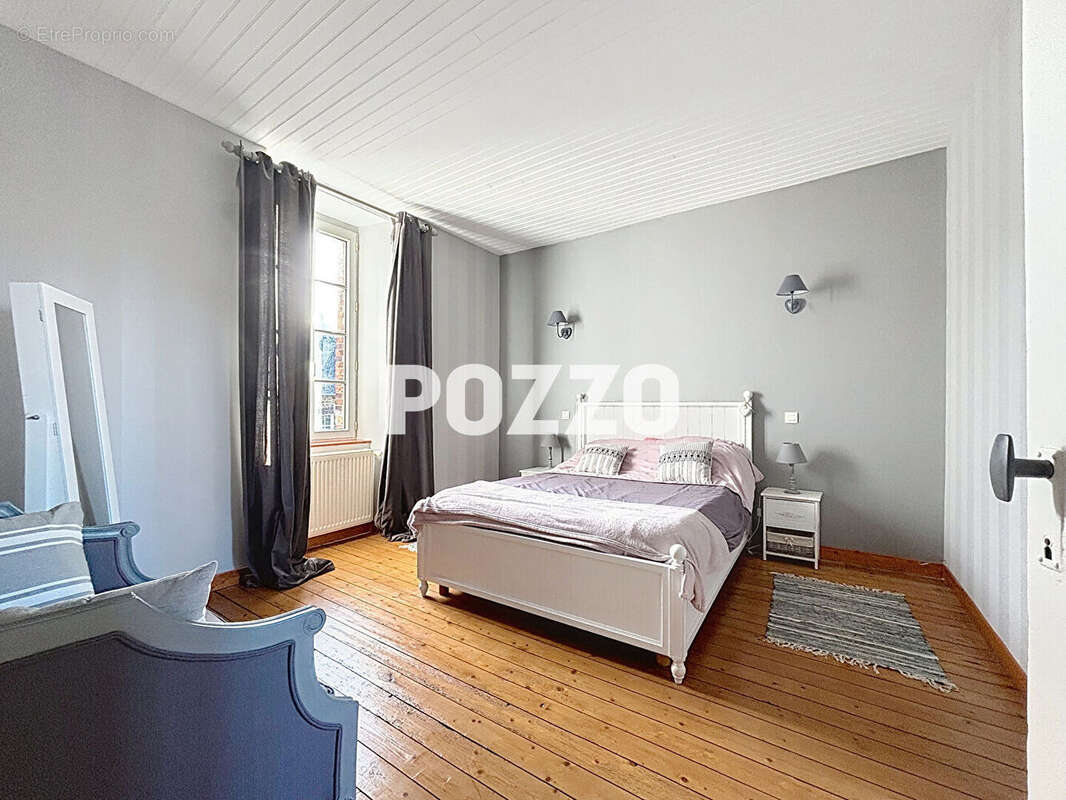 GOUVILLE SUR MER, bourg, maison bourgeoise en bon état général  - 6 pièce(s) - 148 m2 - photo 8