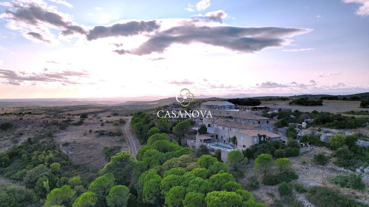 Propriété de 211 hectares- mas en pierre - vignoble - réception - photo 2