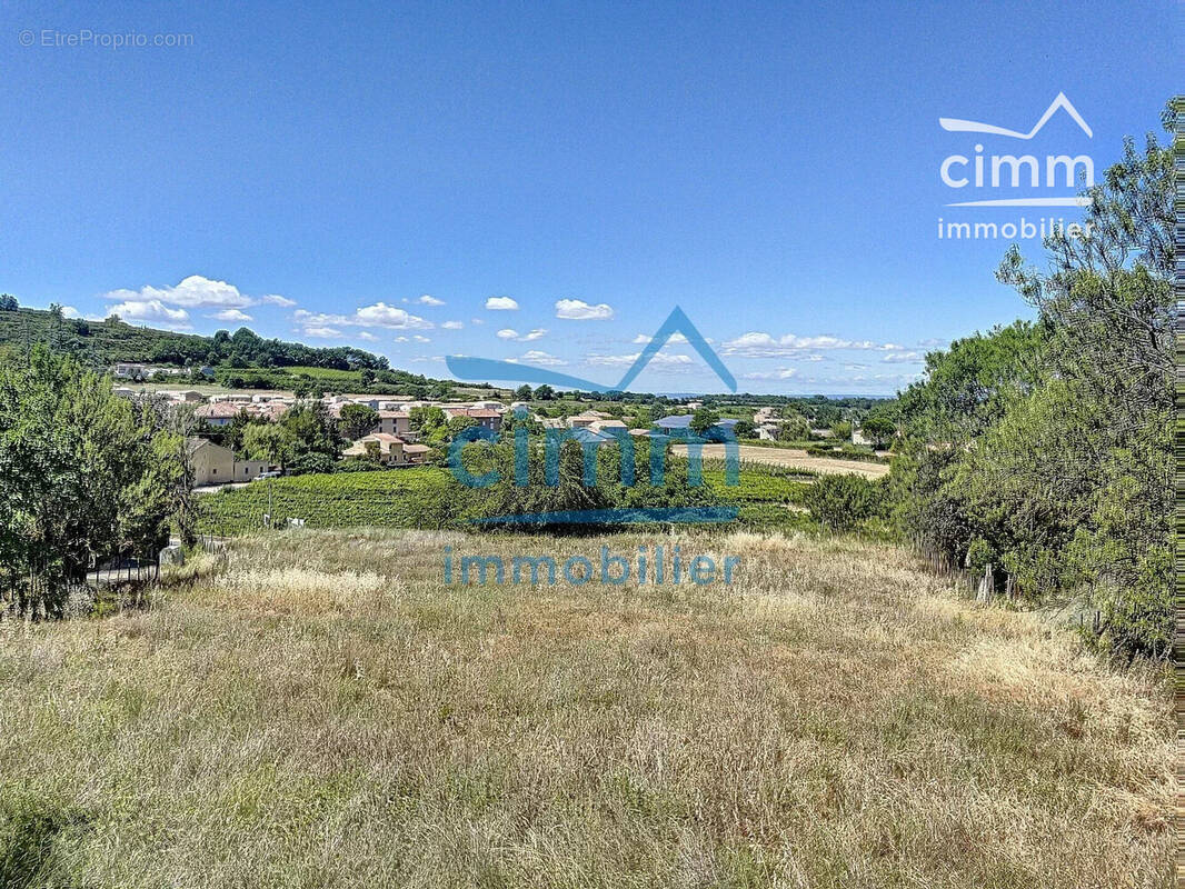Terrain à MALEMORT-DU-COMTAT