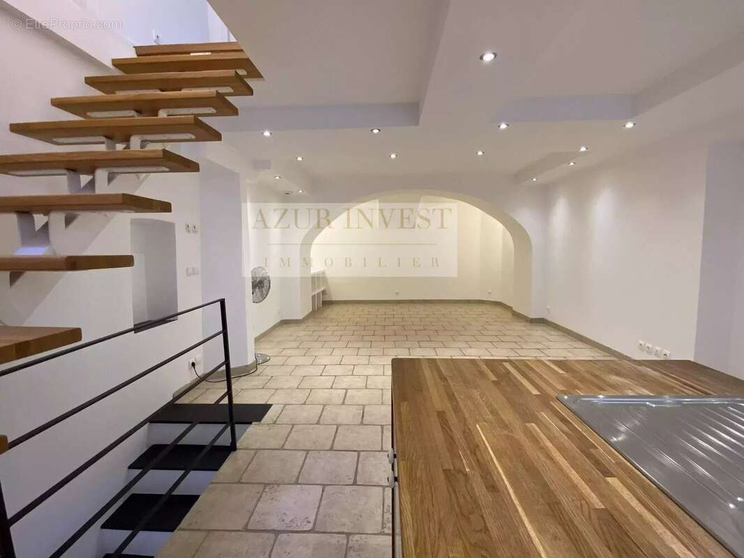 Appartement à ROQUEBRUNE-CAP-MARTIN