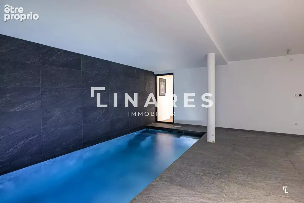 LA PRESTIGIEUSE - Villa T5 de 310m² - Piscines intérieure et extérieure - Salle de sport  - Cuisine d'été - Jardin 990m² - 13420 - photo 23
