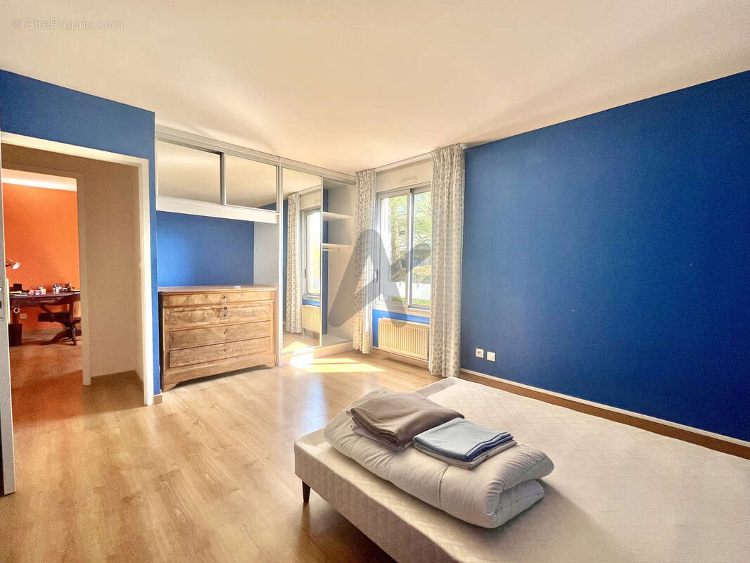 Appartement à CHARBONNIERES-LES-BAINS