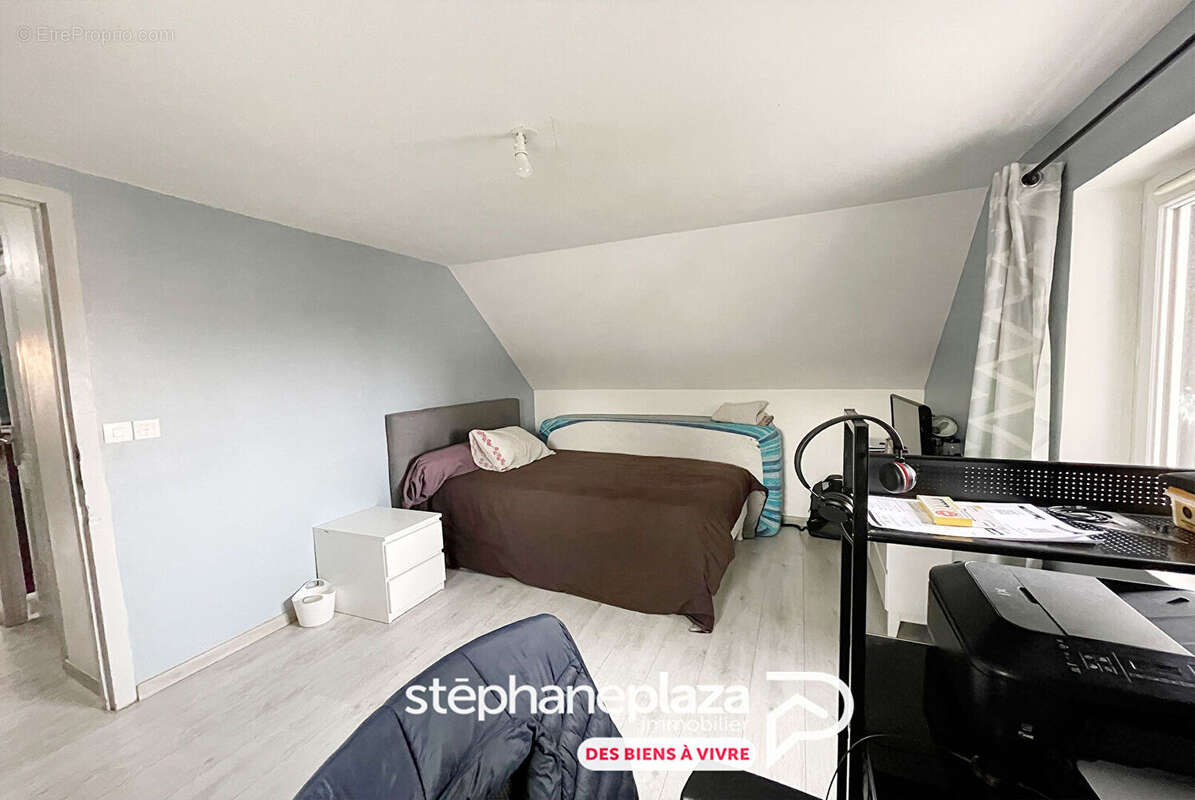 Maison à SAINT-ETIENNE-DU-ROUVRAY